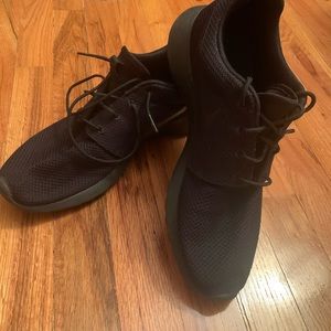 Men’s Nike One Roshe